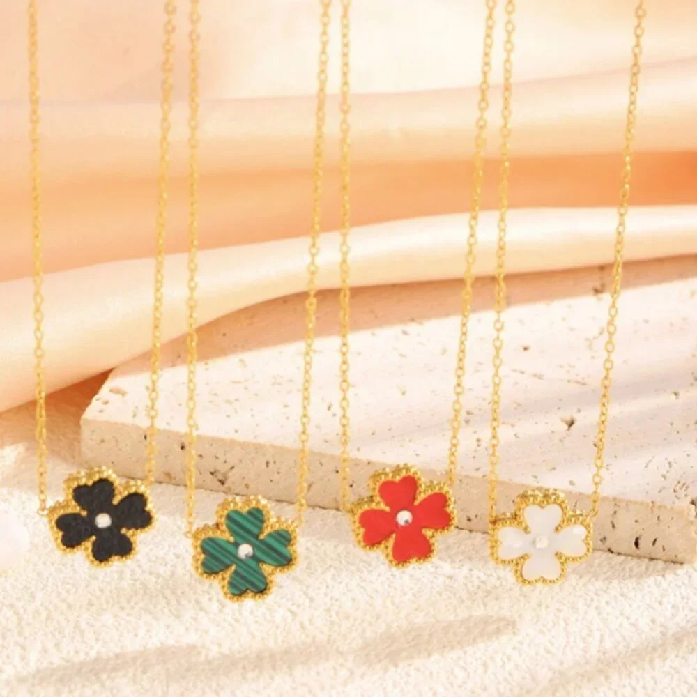 Green Clover Pendant Necklace – 18K Gold Filled